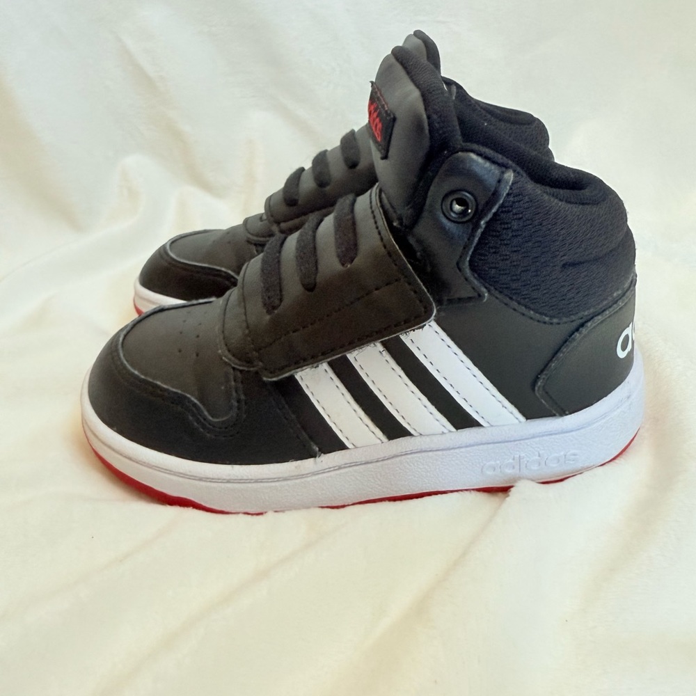 Adidas Original Hoops MID 2.01 FY9291 size 9 Toddler